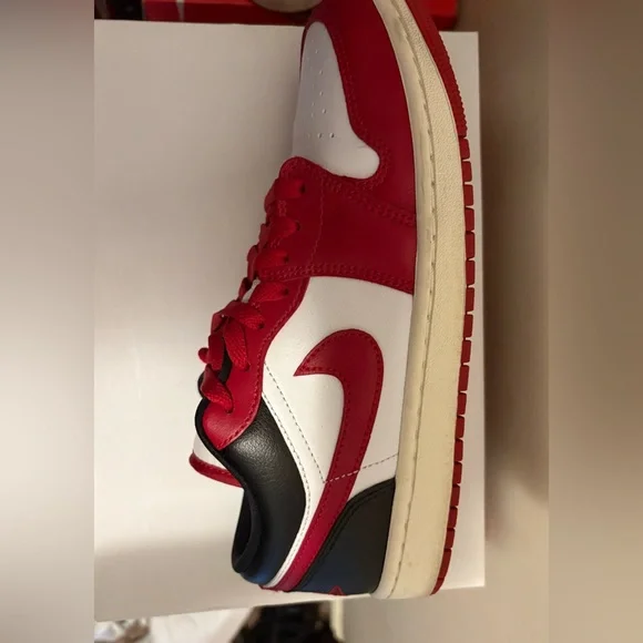 Nike Air Jordan 1 Low “Chicago” White Red Black Sneakers Women 9 men 7.5 - Picture 6 of 6